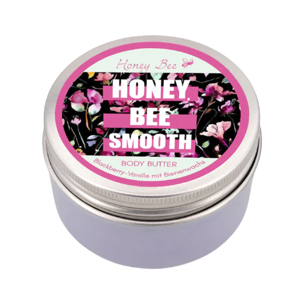 Body Butter HONEY BEE – pflegt mit Bienenwachs, Sheabutter und Jojobaöl, versorgt trockene Haut mit Nährstoffen und hüllt sie in einen Brombeer-Vanille-Duft.