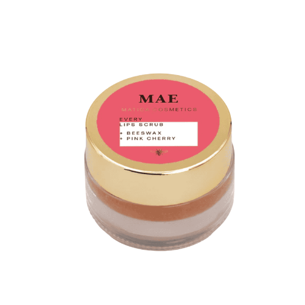 Lip Scrub MAE – für glatte, voluminöse Lippen mit Kirscharoma. Zusammensetzung: Bienenwachs, Vitamin E, Zuckerpartikel, Antioxidantien. Entfernt 
