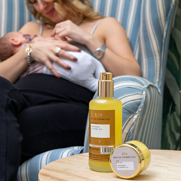 AVA Nip Butter von Matica Cosmetics– Beruhigende Pflege für gereizte Haut mit Bienenwachs, Mandel- & Olivenöl. Natürliche Inhaltsstoffe, nachhaltig und umweltfreundlich.